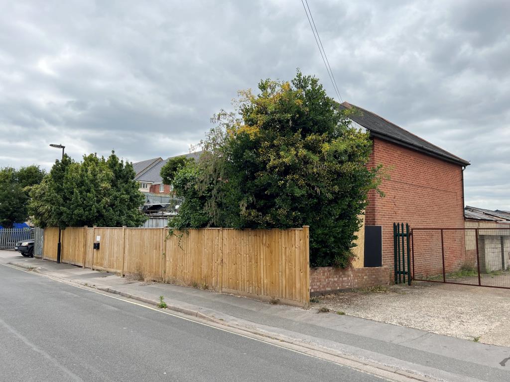 Lot: 20 - FREEHOLD DEVELOPMENT SITE FOR FOUR TOWN HOUSES -